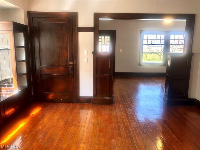 Building Photo - 9211 Clifton Blvd