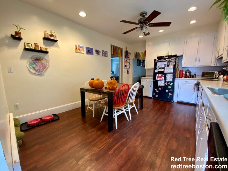 Building Photo - 79 Wareham St