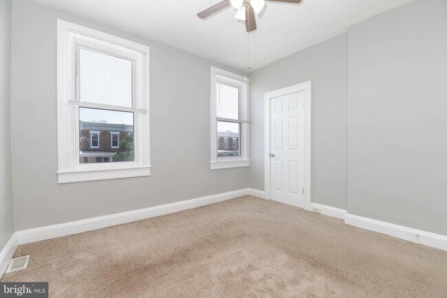 Building Photo - 2811 Mayfield Ave