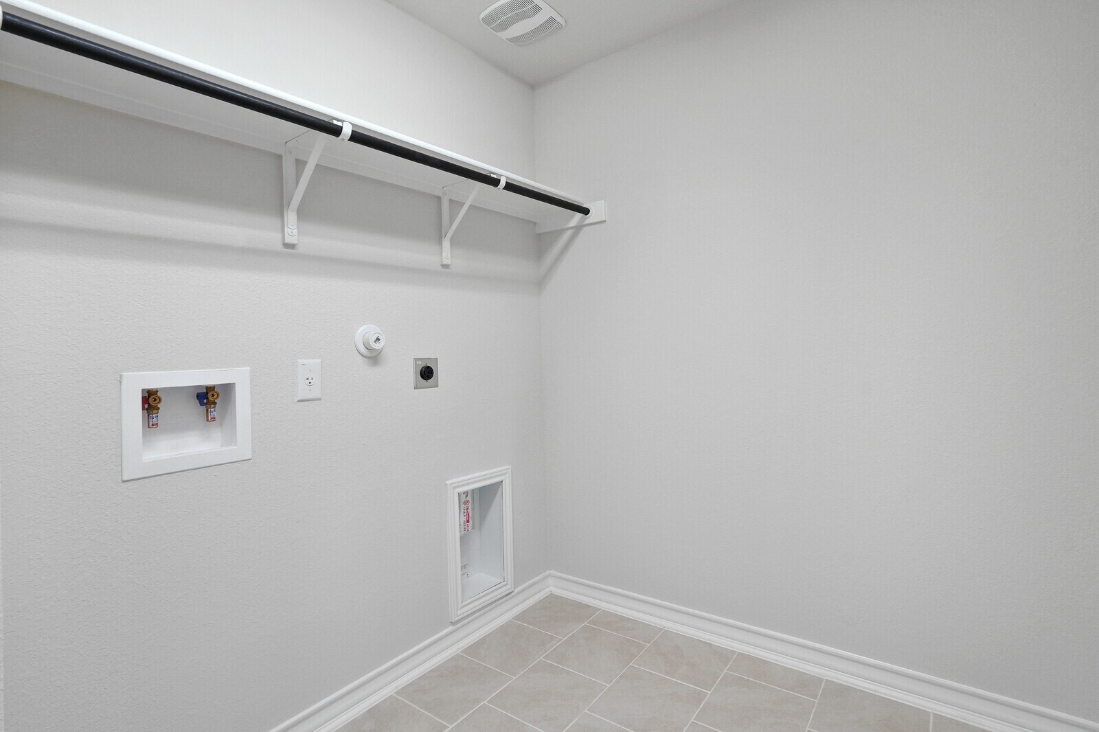 Building Photo - 12015 Topaz