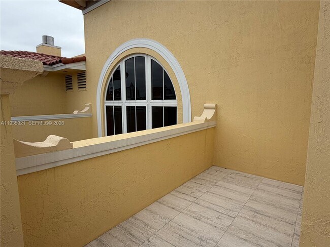 Building Photo - 107 Mendoza Ave