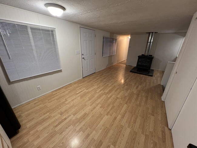 Building Photo - 100 S Davies Rd