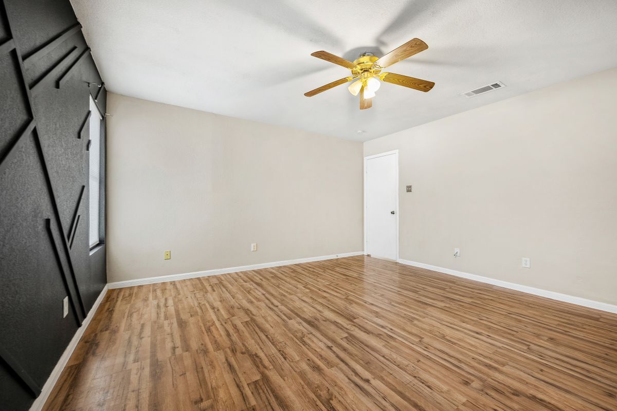 Building Photo - 4307 Stallion Dr