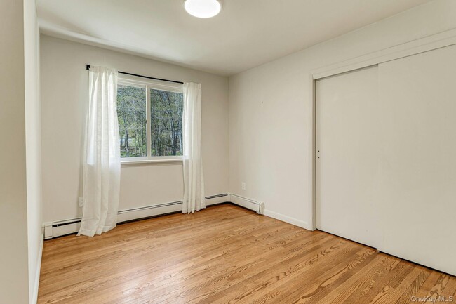 Building Photo - 68 Lake Shore Dr