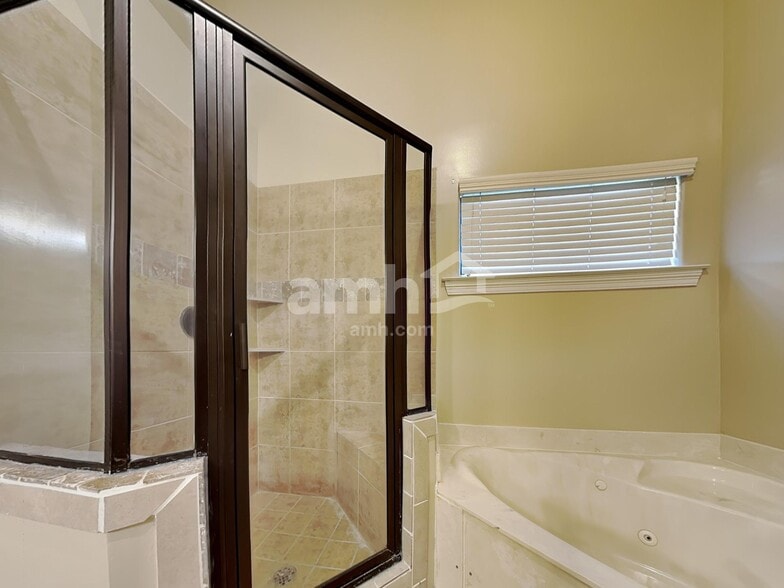 Building Photo - 7965 River Mist Dr