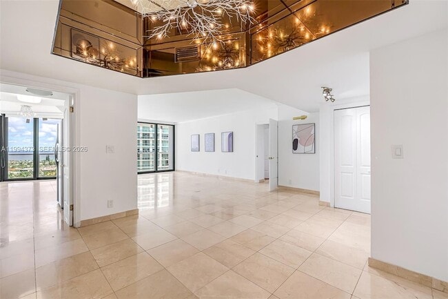 Building Photo - 20281 E Country Club Dr