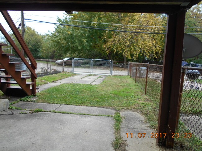 Building Photo - 3221 Wallford Dr