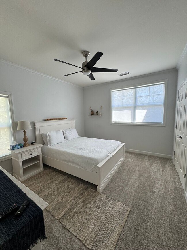 Building Photo - Seagate- Close to Wrightsville Beach