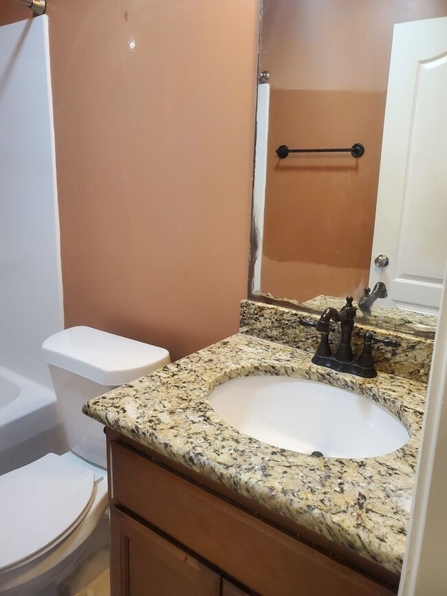 Building Photo - Gorgeous 3 bedroom 2 bathroom brick home