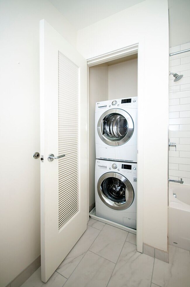 Building Photo - 43 Westland Ave