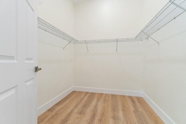 Building Photo - 12090 164th Ct N