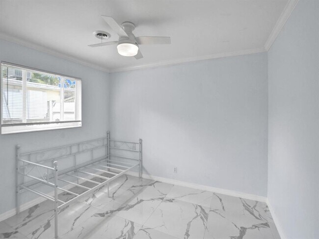 Building Photo - 1814 N 38th Ave