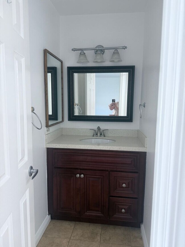 Building Photo - MOVE-IN SPECIAL FOR JULY - 3 Br 2 ba with ...