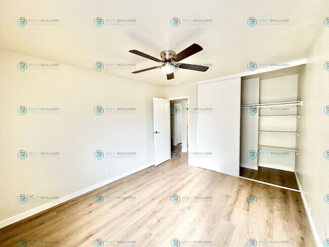 Building Photo - Newly Renovated downstairs Condo