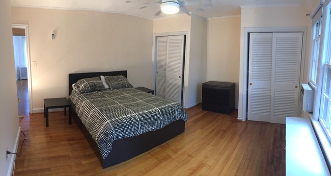 Master Bedrm - 4418 Volta Pl NW