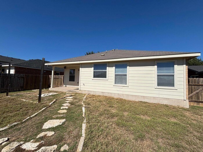 Building Photo - 306 Mossy Rock Dr