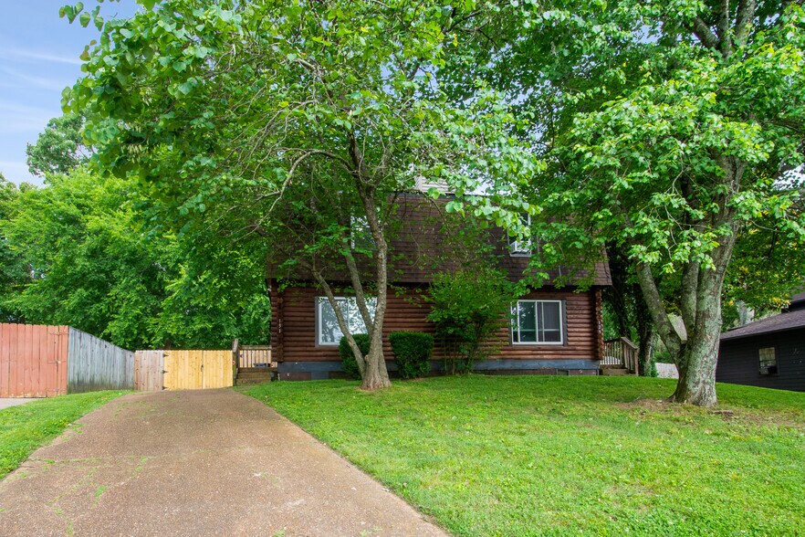 Building Photo - 131 Needles Ct