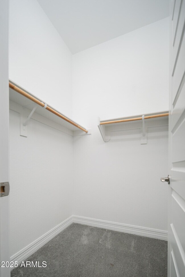 Building Photo - 9752 W Rowel Rd