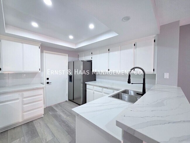 Building Photo - 16810 Picadilly Ln