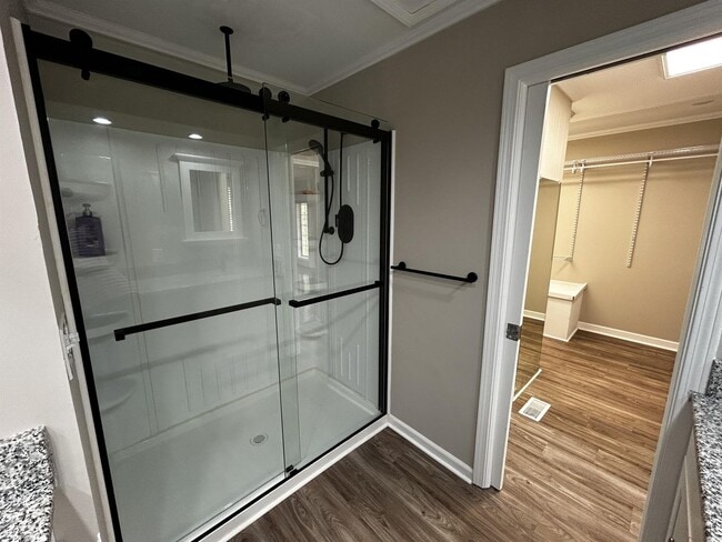 Building Photo - 101 E Lewis Rd