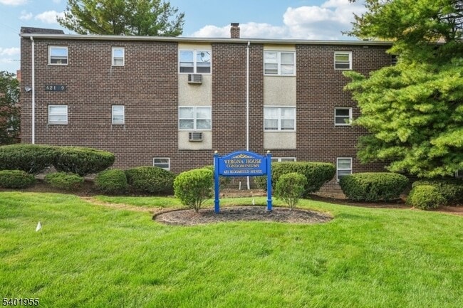 Building Photo - 421 Bloomfield Ave