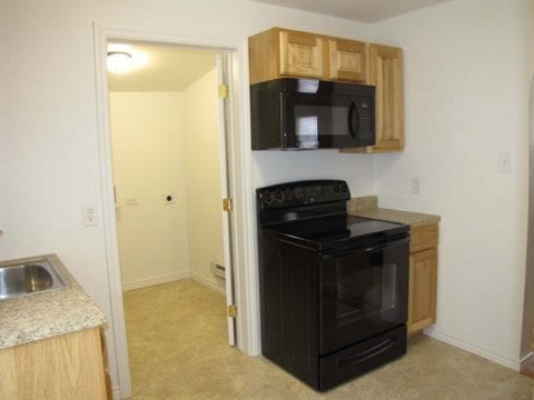 Building Photo - 2 BEDROOM, 1 BATHROOM SINGLE FAMILY HOME C...