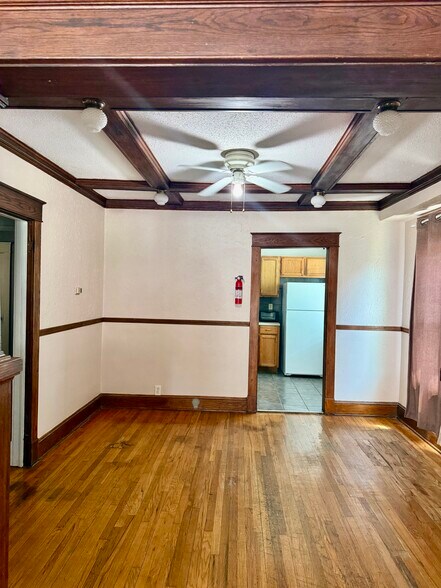 Building Photo - 6220 E 10th St