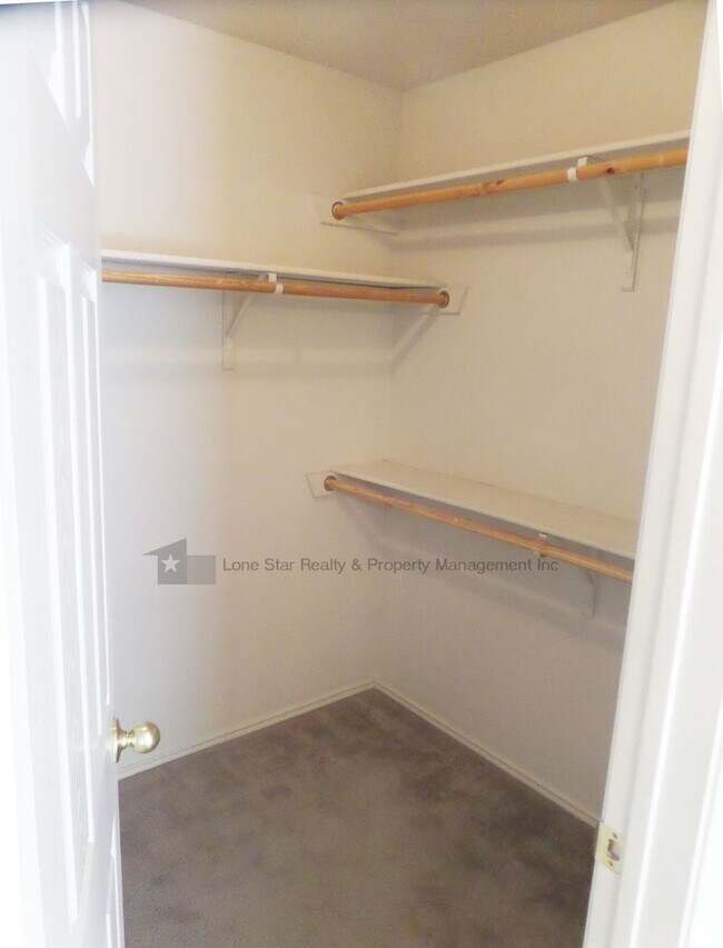 Building Photo - 3-Bedroom Duplex for Rent in Killeen