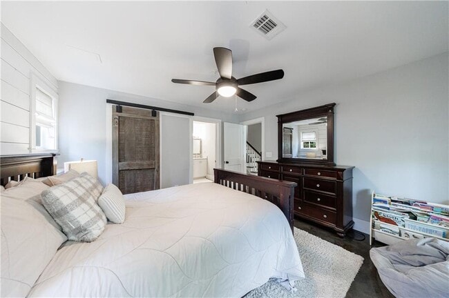 Building Photo - 1000 Loliver Ln