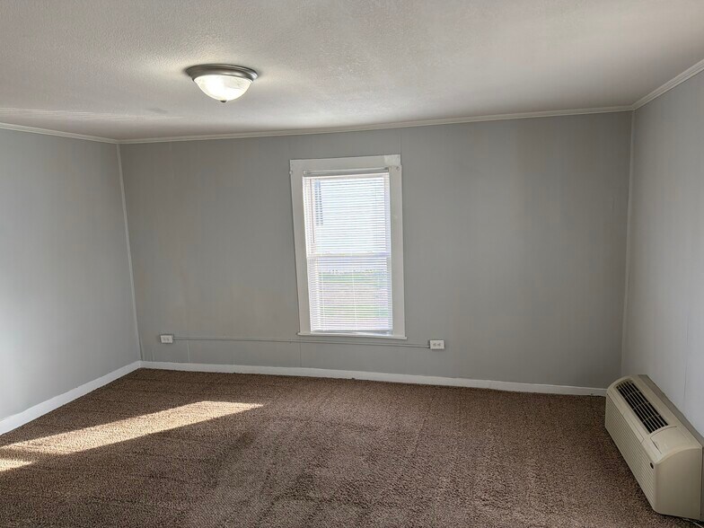 Building Photo - 315 N Highland Ave