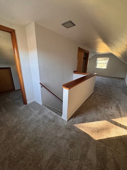 Building Photo - 412 Adams Ave