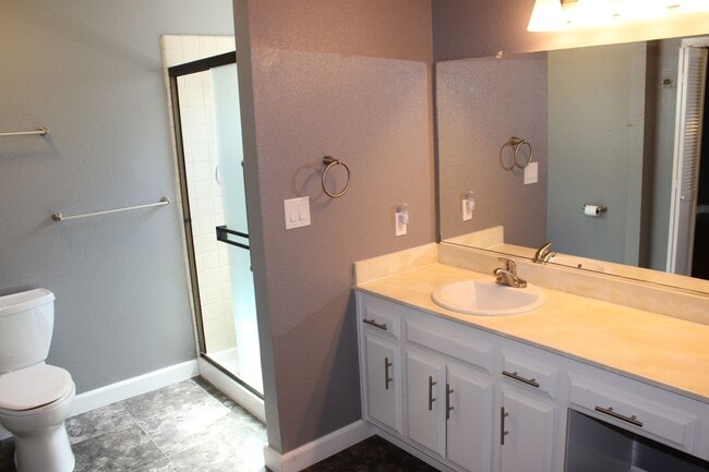 Building Photo - 1513 Dana Way