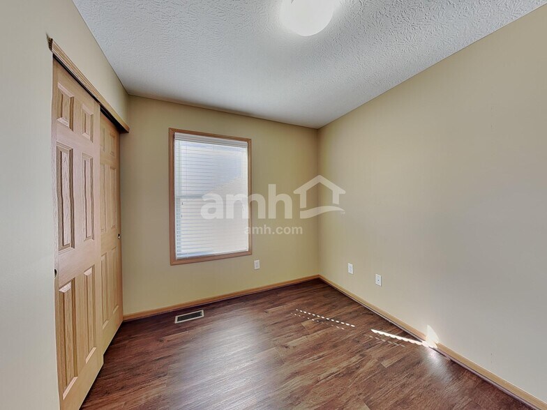 Building Photo - 818 Bent Oak Dr