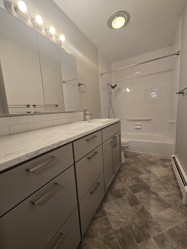 Recently remodeled bathroom - 4119 Lana Ct