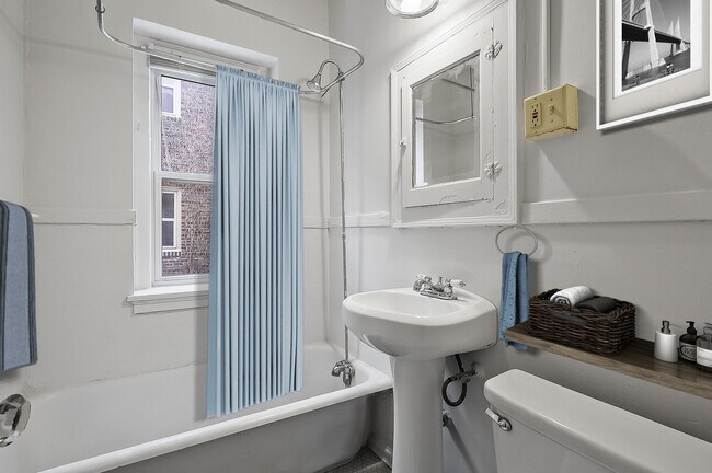 Building Photo - 2216 Harriet Ave Apartments | Origen Living