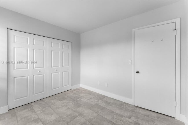 Building Photo - 10450 SW 154th Ct