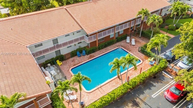 Building Photo - 3100 Coral Springs Dr