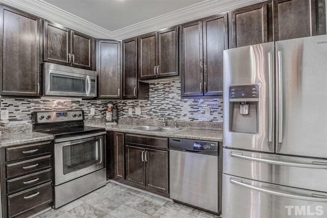 Building Photo - Fantastic 3 Story Townhome in East Raleigh...