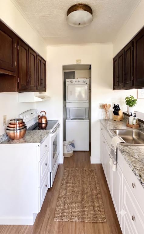 Building Photo - 620 Briar Manor