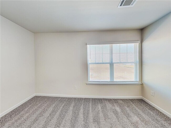 Building Photo - 700 Plant Rd