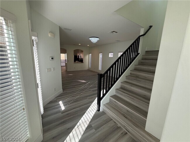 Building Photo - 5568 Jelsma Ave