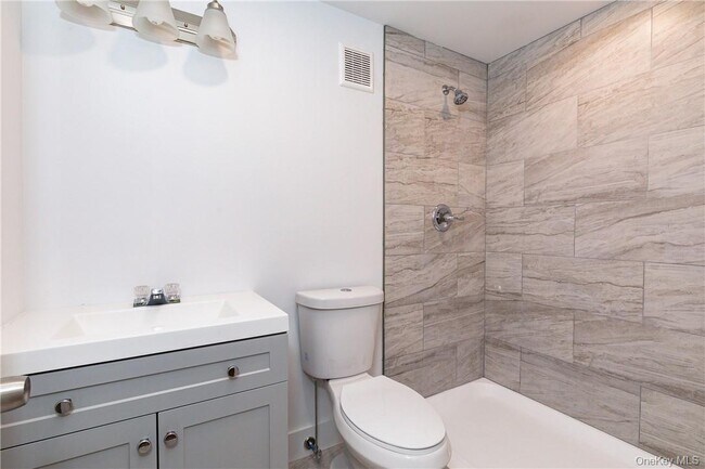 Building Photo - 681 NY-216