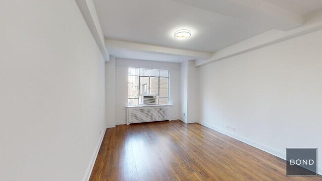 Building Photo - 20 Fifth Avenue