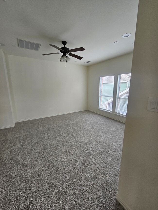 Building Photo - 1732 Auburn Dr