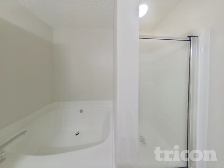 Building Photo - 5203 Holbert Cir