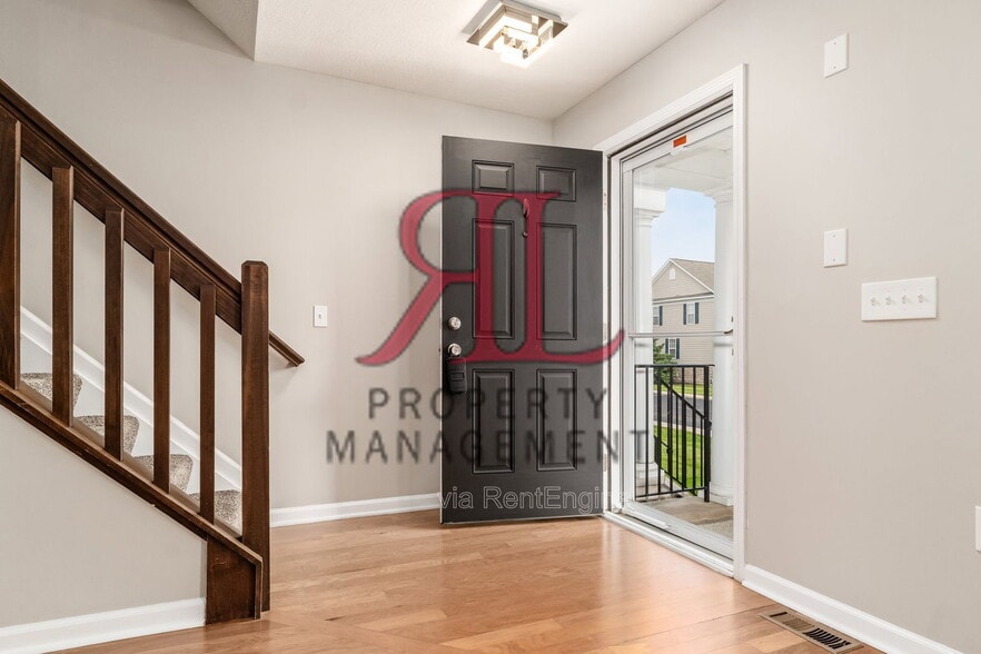 Building Photo - 5807 Bridgehampton Dr