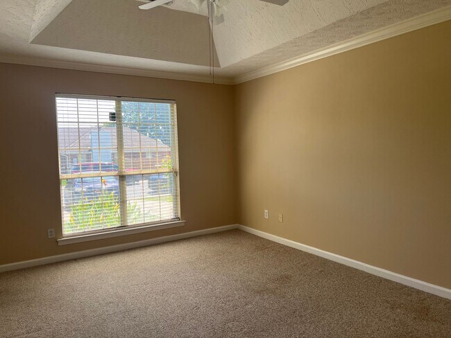 Building Photo - 1706 Meadow Oak Ct