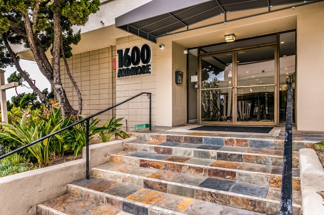Building Photo - 1600 Ardmore Ave