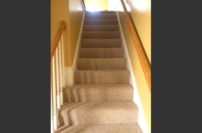 Carpeted Stairs - 41 Boston Rd