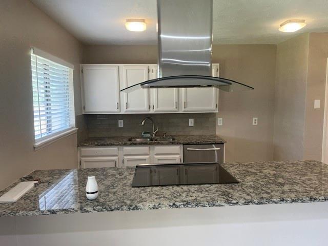 Building Photo - 6925 Glenhurst Dr